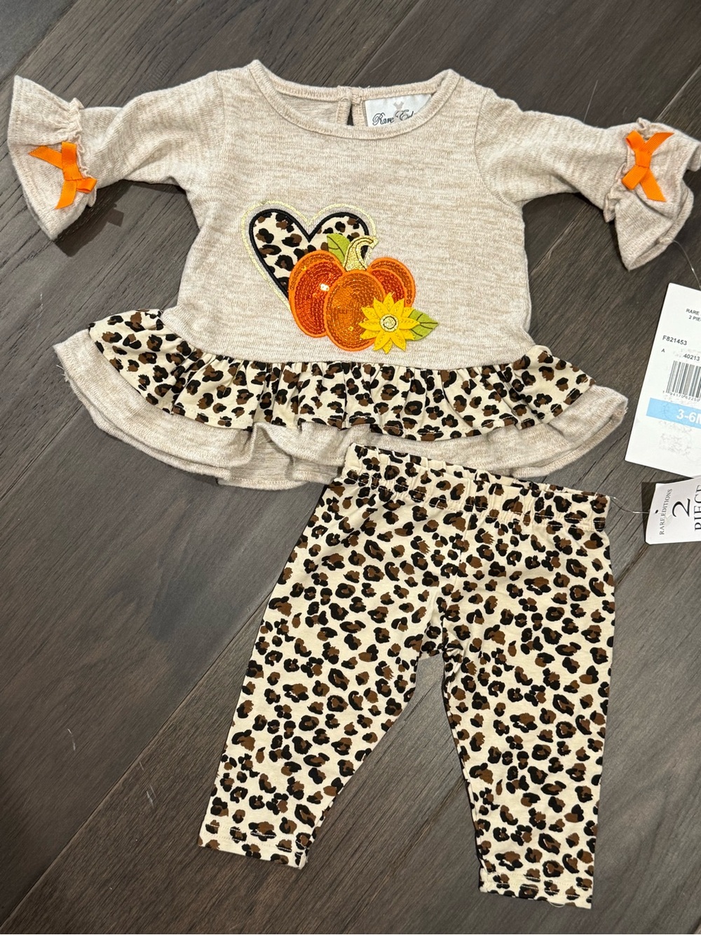 NWT Rare Editions pumpkin leopard top and pant set 3-6 months